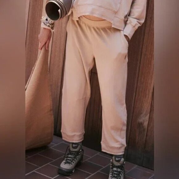 NWT $186 2-PIECE SET FP MOVEMENT X HATCH - Intercept Pullover & Sweatpant MEDIUM - Picture 6 of 12